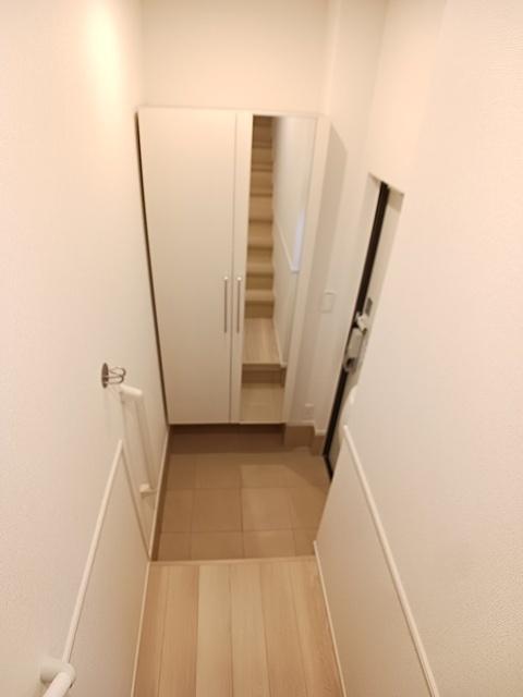 カーサルーチェ（302） 玄関
