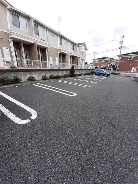 ルミエールⅠ（105） 駐車場