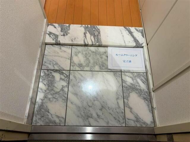 新宿区西新宿マンション 玄関
