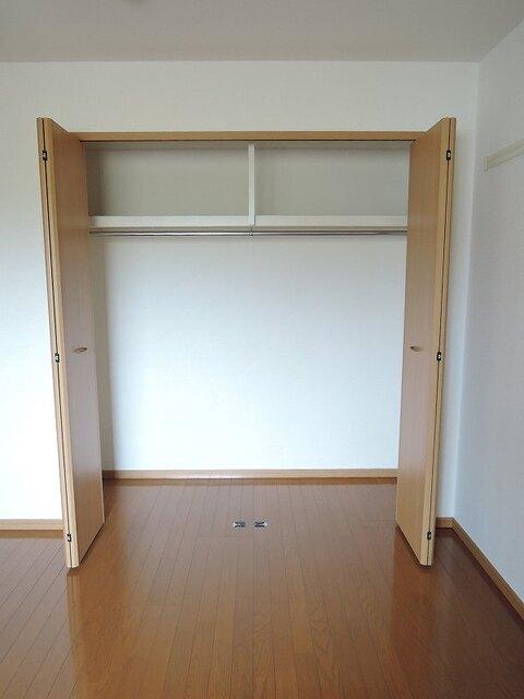 ロイヤル・レジデンス弐番館（102） 収納