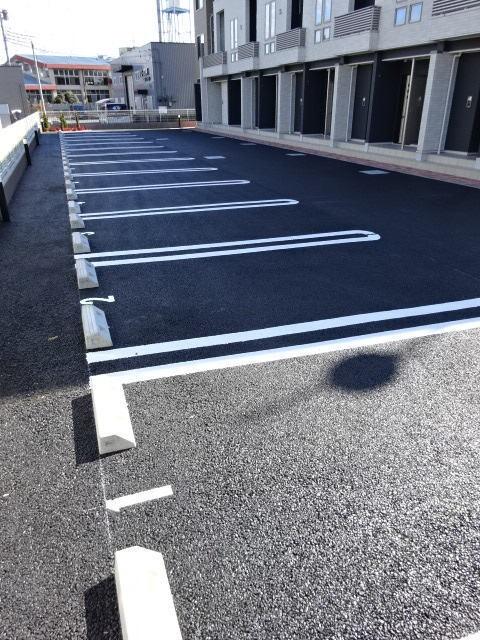 アロッジオ　グランデ（103） 駐車場