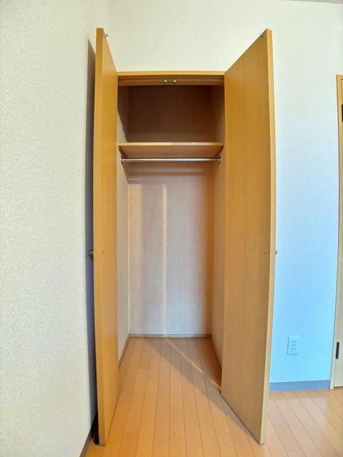 ゼルコバハイツ（103） 収納