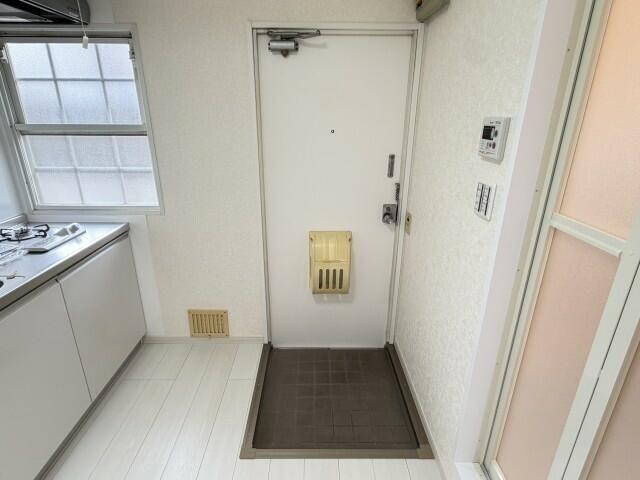 ハイツ蘭（202） 玄関