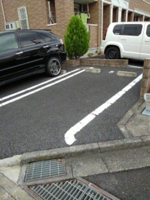 リリーフレジデンス（104） 駐車場