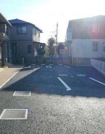 カーサ　ミニヨンⅡ（102） 駐車場