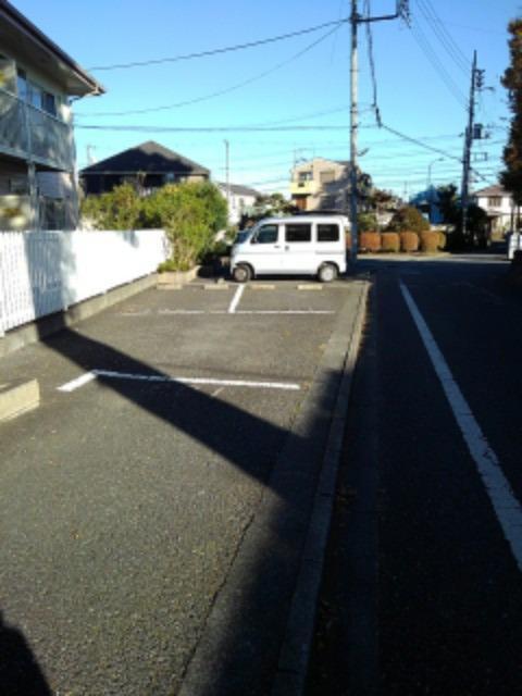 アークヒルズ（103） 駐車場