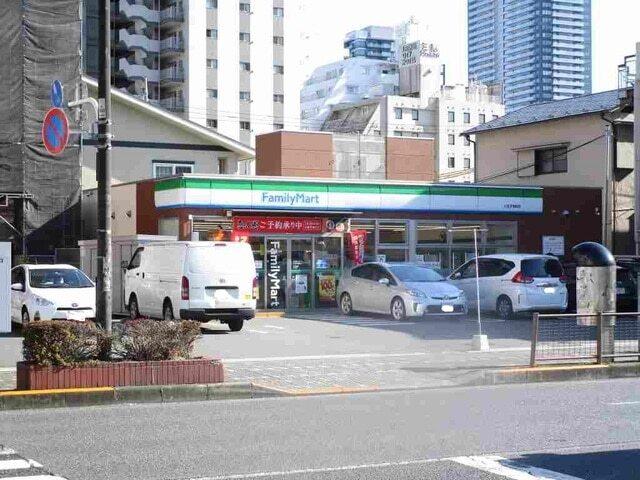 ファミリーマート：150m