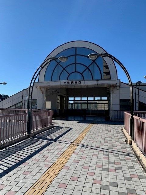 小作駅東口：1000m