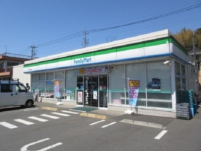 ファミリーマート：400m