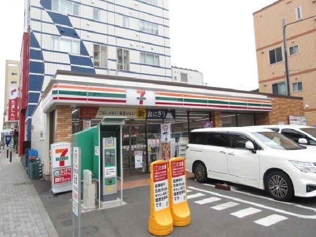 セブンイレブン：170m
