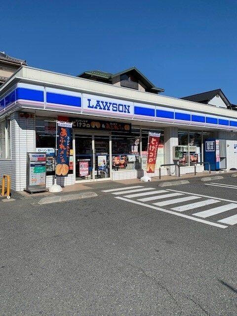 ローソンあきる野雨間店：1100m