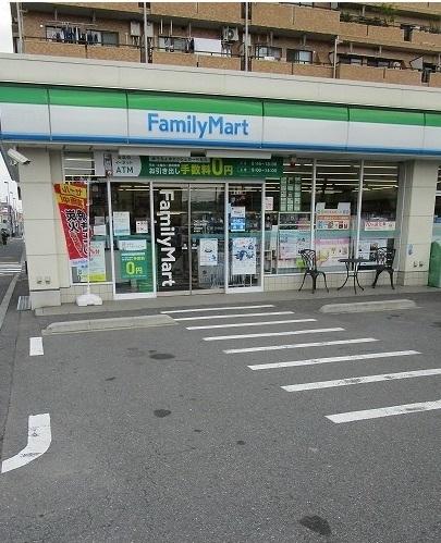 ファミリーマート：650m