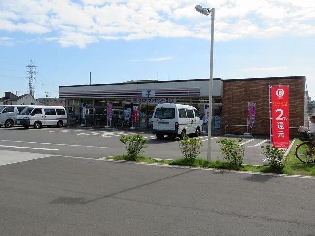 セブンイレブン：850m