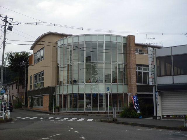 平山図書館：1500m