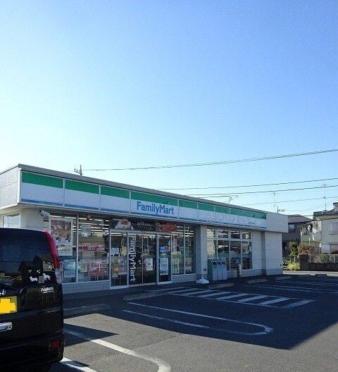 ファミリーマート：750m