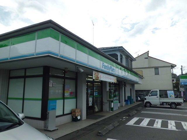ファミリーマート：600m