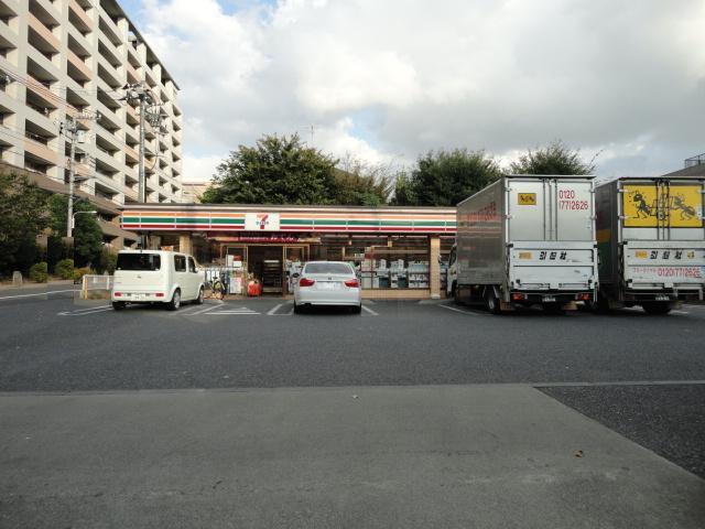 セブンイレブン三鷹新川6丁目店：293m