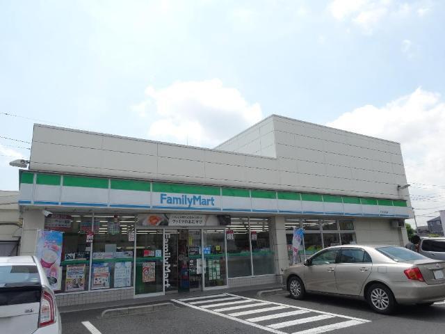 ファミリーマート江北三丁目店：607m