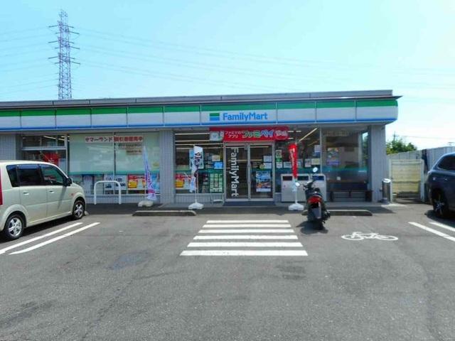 ファミリーマート：850m