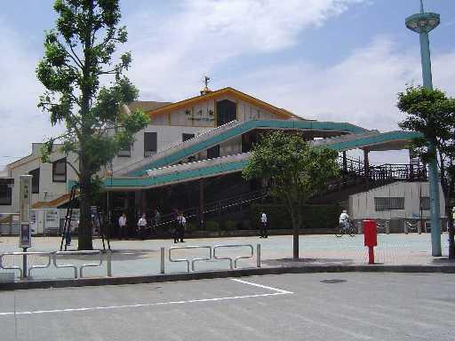 秋川駅(JR　五日市線)：497m