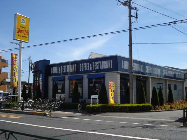 デニーズ（ファミレス）：775m