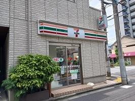 セブンイレブン：60m