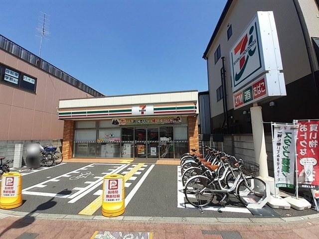 セブンイレブン足立竹ノ塚駅西店：202m