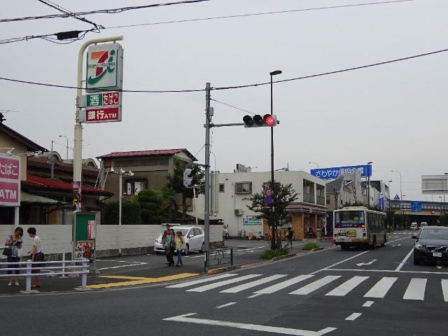 セブンイレブン調布インター南店：670m