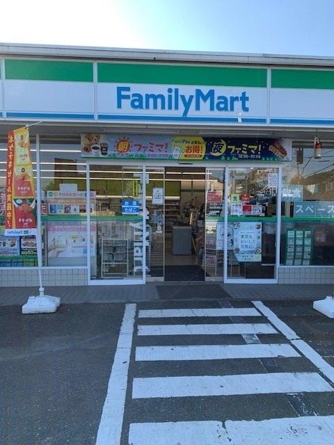 ファミリーマート海田岩蔵街道店：200m
