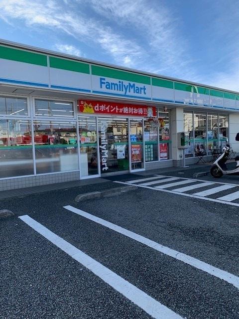 ファミリーマート東青梅5丁目店：210m