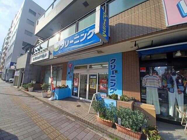 クリーニング店：142m