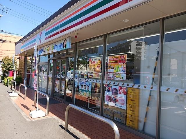 セブンイレブン三鷹南原店：674m
