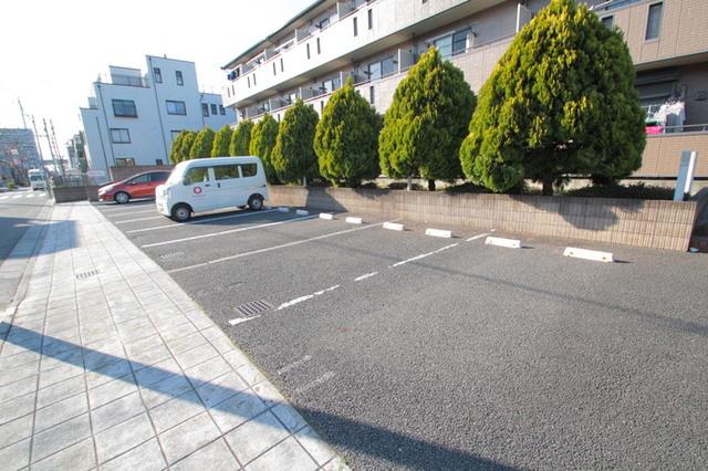 エスポワール西新井（308） 駐車場