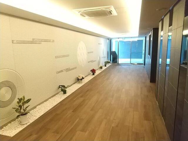 響（702） ロビー