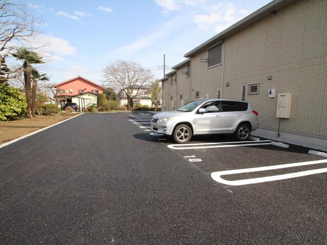 Happiness・M（101） 駐車場