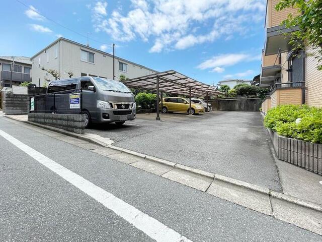 グレース富士見台（105） 駐車場