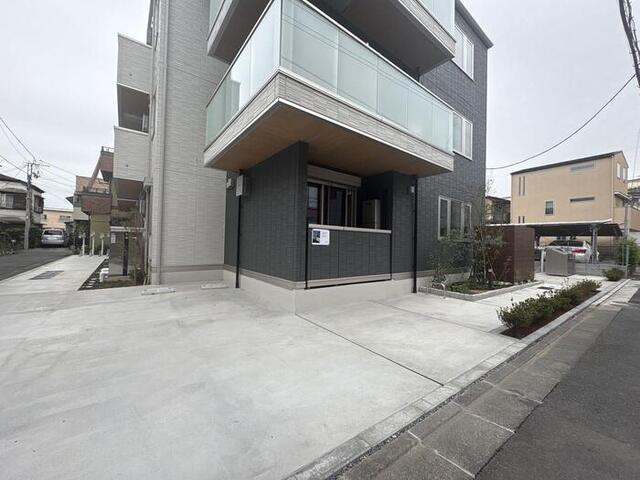 セレスティア南花畑Ⅲ（105） 駐車場