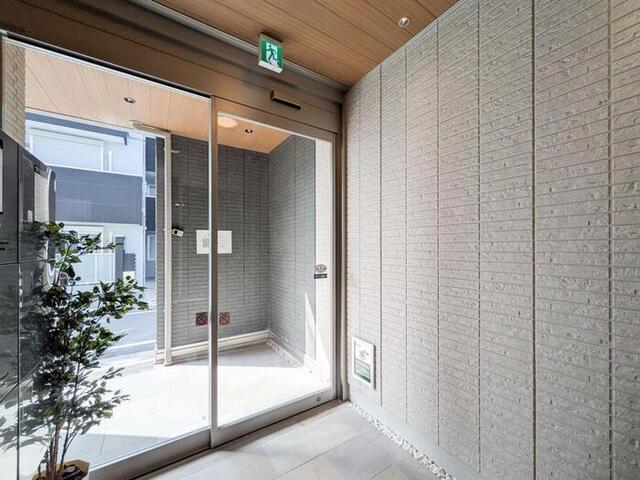 セレスティア六町Ⅱ（103） エントランス