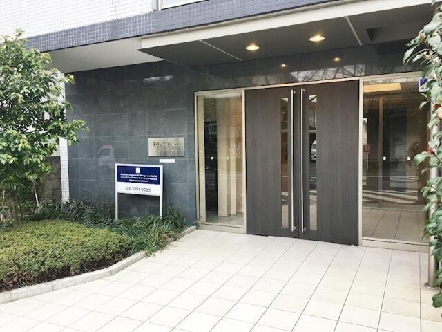 中野区松が丘マンション エントランス