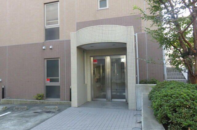 渋谷区初台マンション エントランス