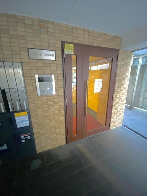 中野区本町マンション エントランス
