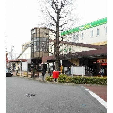 昭島駅：880m