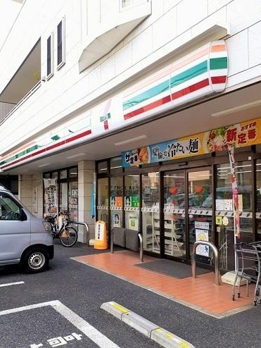 セブンイレブン北区志茂２丁目店：277m