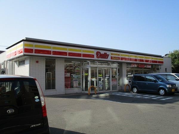 デイリーヤマザキ長崎平野町店：180m