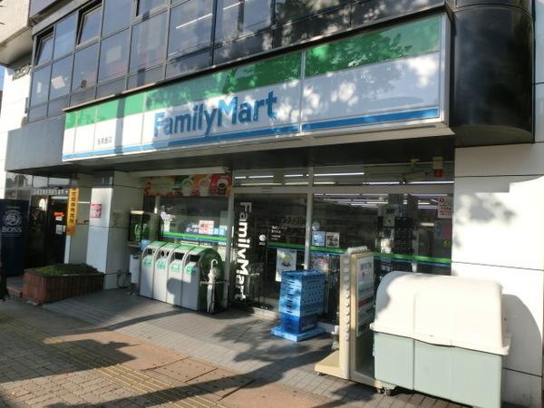 ファミリーマート蛍茶屋店：2238m