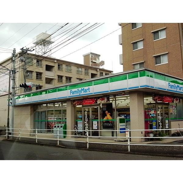 ファミリーマート長崎上大橋店：217m
