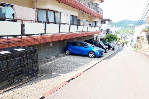 エトワール泉（203） 駐車場