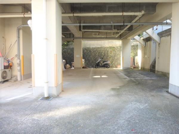 サンシャイン富士見（401） 駐車場
