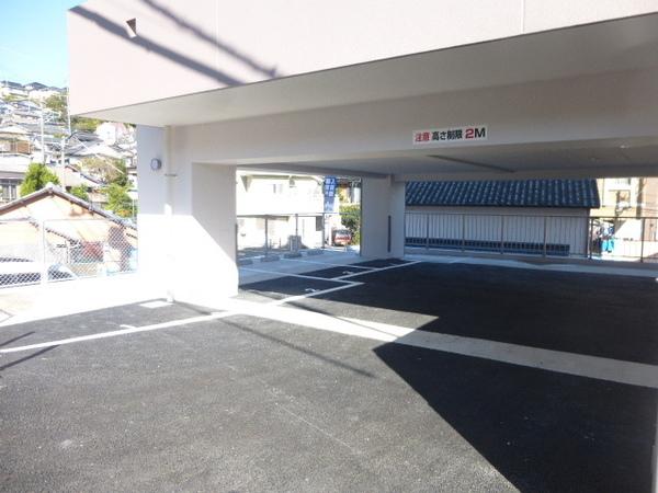 アミティ花丘（504） 駐車場