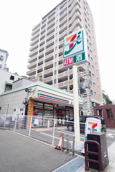 セブンイレブン長崎梅香崎町店：426m